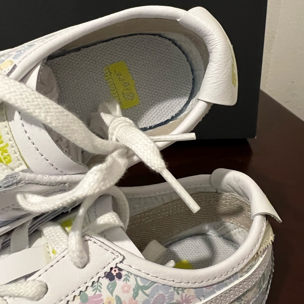 ONITSUKA TIGER MEXICO 66 Women's Floral Sneakers, White Multi/US7 (EUR38/UK4.5) - Picture 4 of 10